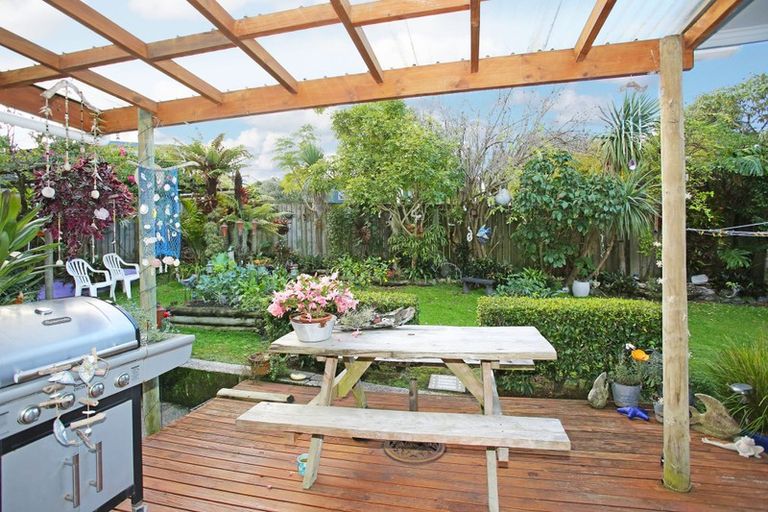 Photo of property in 64 Ronald Avenue, Glenbrook, Waiuku, 2681