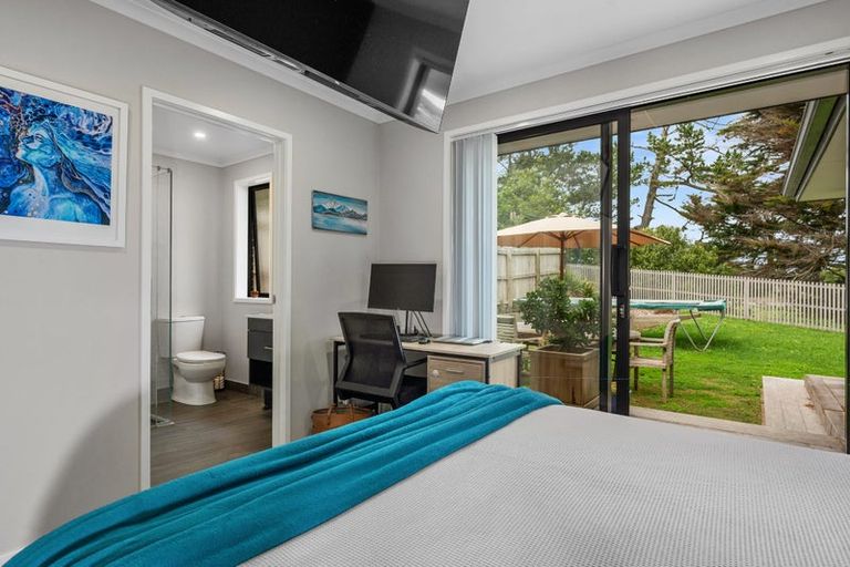 Photo of property in 19 Kawariki Road, Helensville, 0800