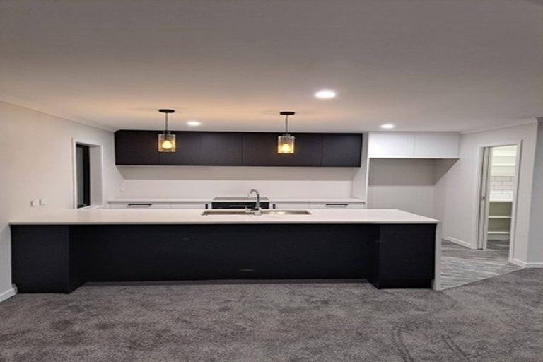 Photo of property in 1a Te Reinga View, Tawa, Wellington, 5028