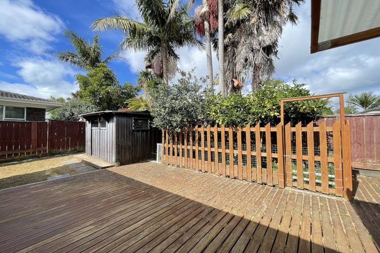 Photo of property in 1/4 Palm Court Drive, Glen Eden, Auckland, 0602
