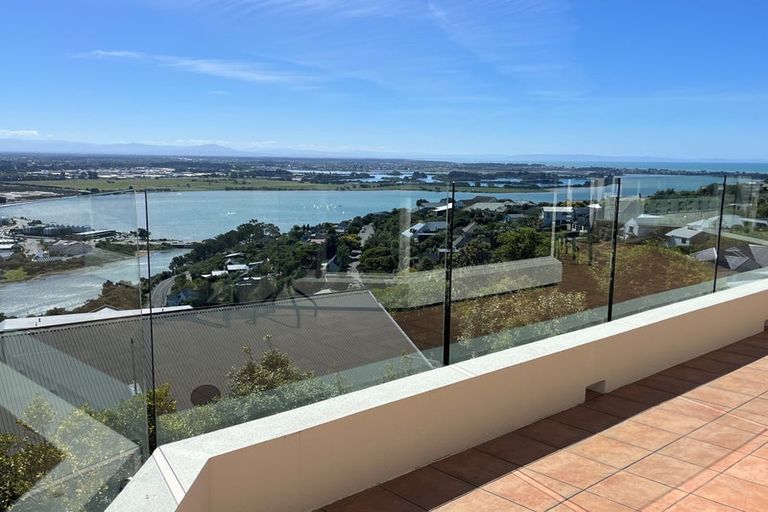 Photo of property in 126 Cannon Hill Crescent, Mount Pleasant, Christchurch, 8081