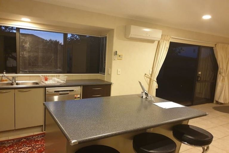 Photo of property in 31 Middlefield Drive, East Tamaki Heights, Auckland, 2016