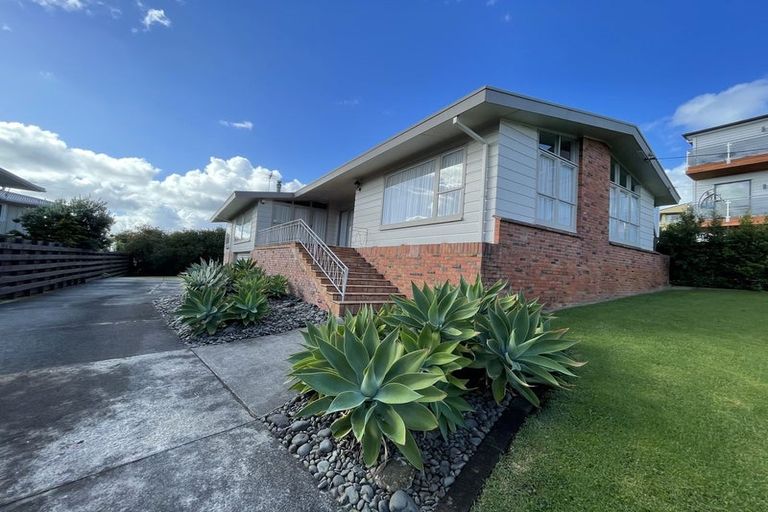 Photo of property in 9 Gilliam Street, New Lynn, Auckland, 0600