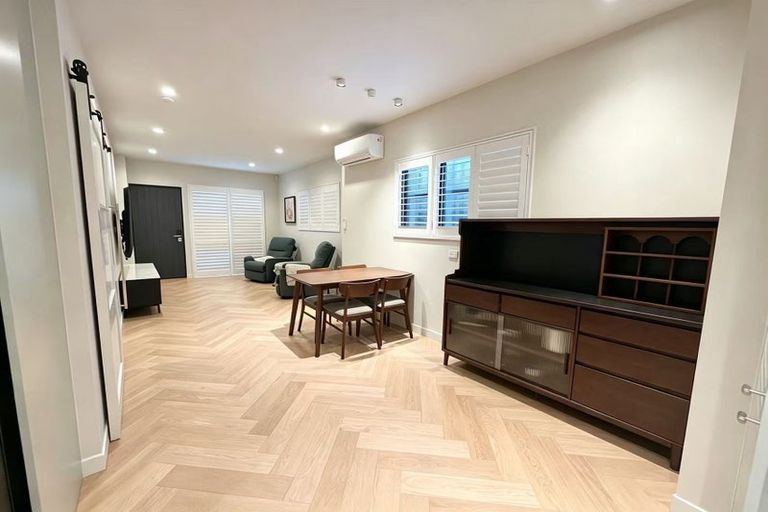 Photo of property in 95a Oreil Avenue, West Harbour, Auckland, 0618