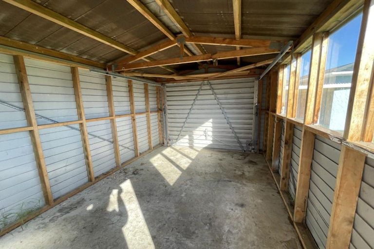 Photo of property in 14 Omori Place, Castlecliff, Whanganui, 4501