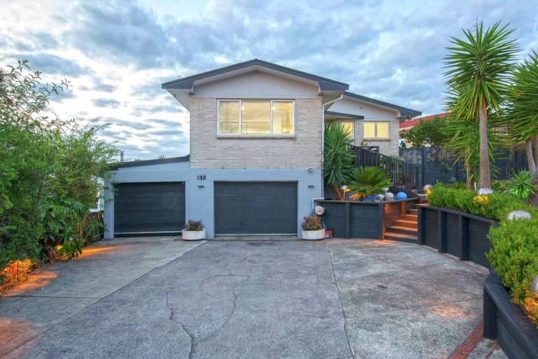 Photo of property in 132 Sandspit Road, Shelly Park, Auckland, 2014
