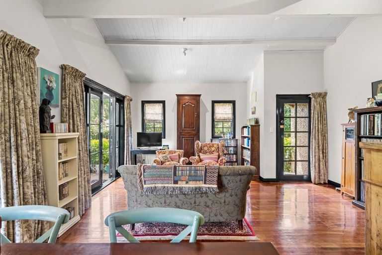 Photo of property in 28 Kempton Street, Greytown, 5712