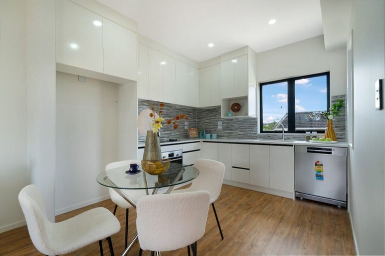 Photo of property in 21 Parker Avenue, New Lynn, Auckland, 0600