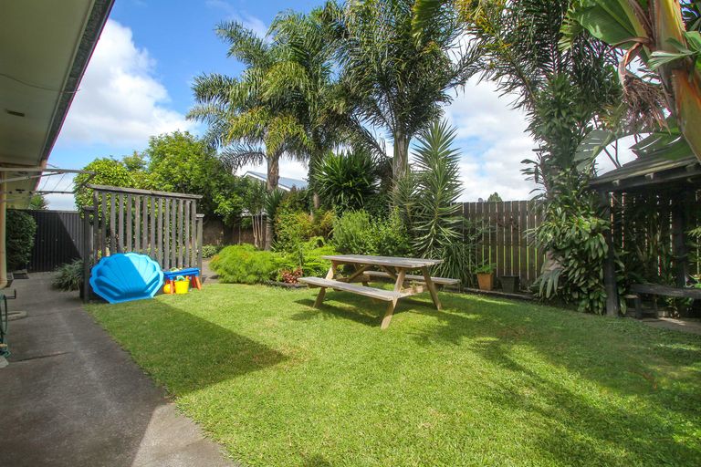 Photo of property in 1b Karaka Street, New Lynn, Auckland, 0600