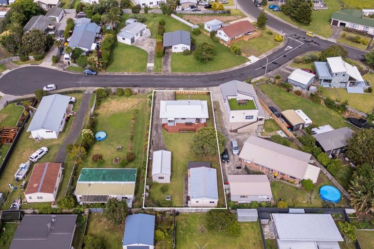 Photo of property in 3 Poplar Street, Whitianga, 3510