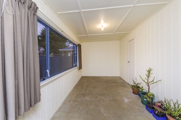 Photo of property in 99 Shamrock Street, Takaro, Palmerston North, 4412