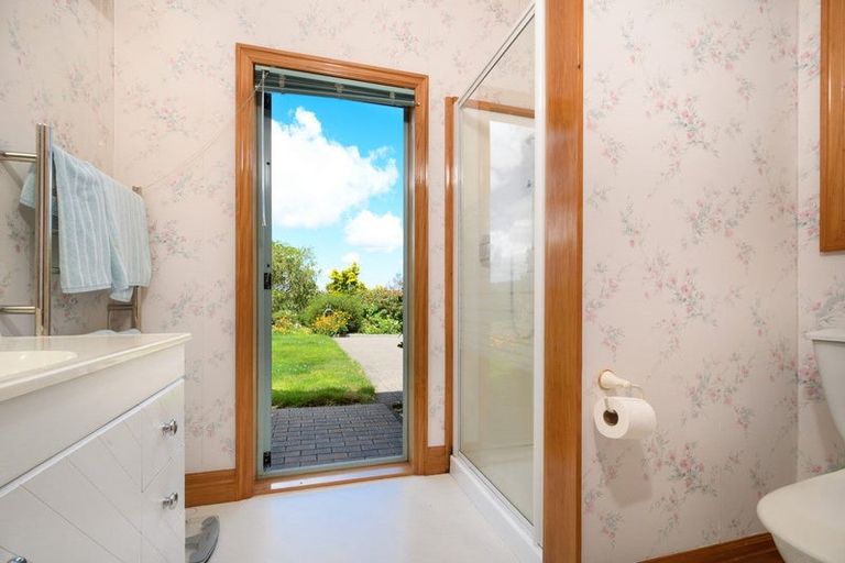 Photo of property in 30 Mahana Road, Waimauku, 0881