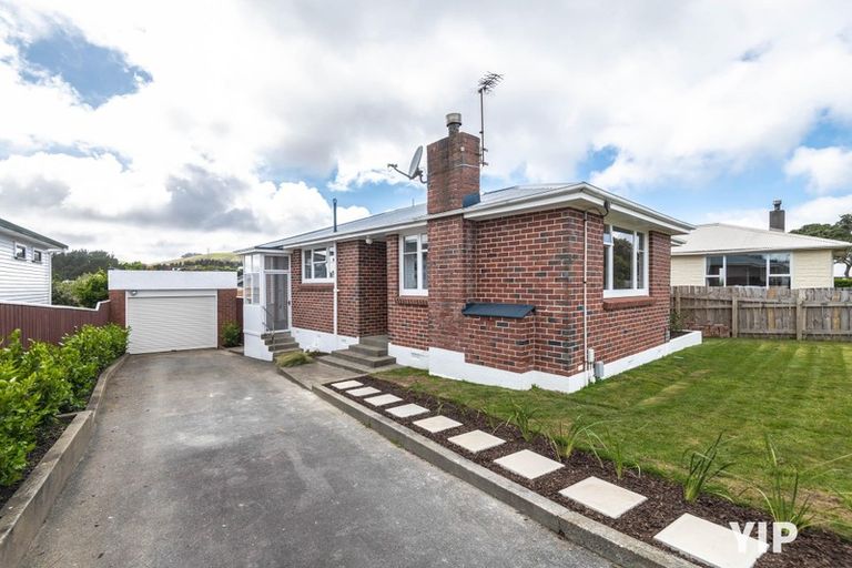 Photo of property in 32 Bracken Road, Paparangi, Wellington, 6037