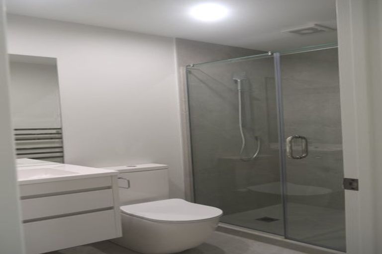 Photo of property in 5/388 Glenfield Road, Glenfield, Auckland, 0629