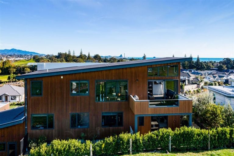 Photo of property in 16a Links Drive, Waiwhakaiho, New Plymouth, 4312