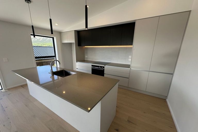 Photo of property in 27 Spur Ridge Rise, Jacks Point, 9371