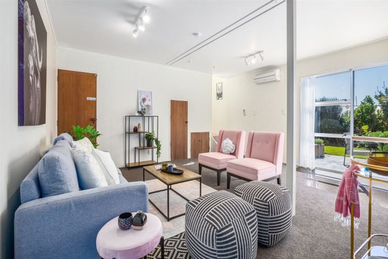 Photo of property in 37 Eskdale Road, Papakowhai, Porirua, 5024