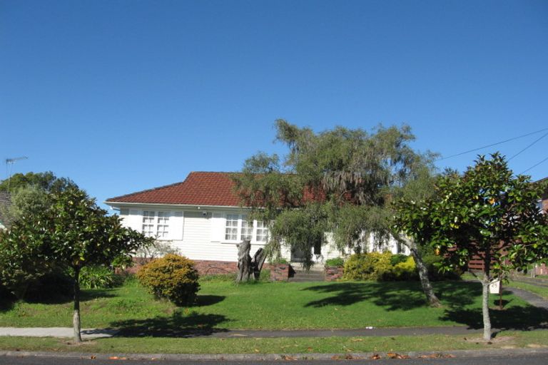 Photo of property in 25 Portadown Avenue, Pakuranga Heights, Auckland, 2010