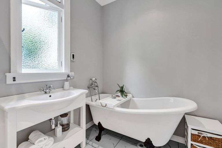 Photo of property in 159 Coronation Avenue, Welbourn, New Plymouth, 4310