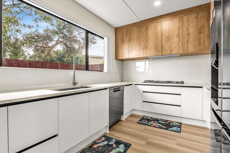 Photo of property in 6/684 Te Atatu Road, Te Atatu Peninsula, Auckland, 0610