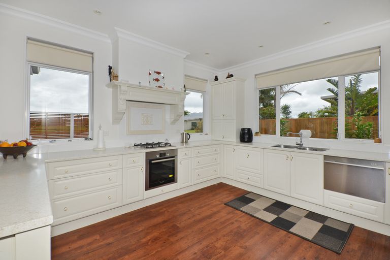 Photo of property in 2 O'farrell Drive, One Tree Point, 0118