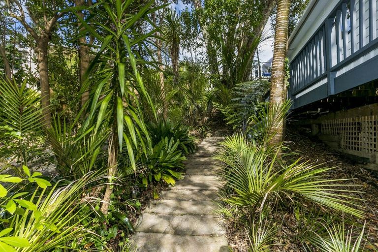 Photo of property in 2/68 Beulah Avenue, Rothesay Bay, Auckland, 0630