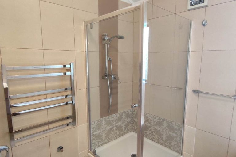 Photo of property in 41 Kennedy Avenue, Forrest Hill, Auckland, 0620