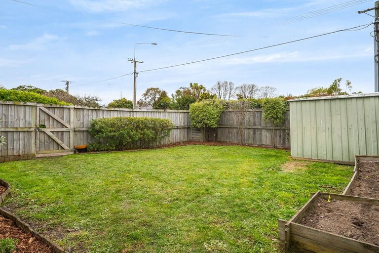 Photo of property in 17 Ensors Road, Opawa, Christchurch, 8023