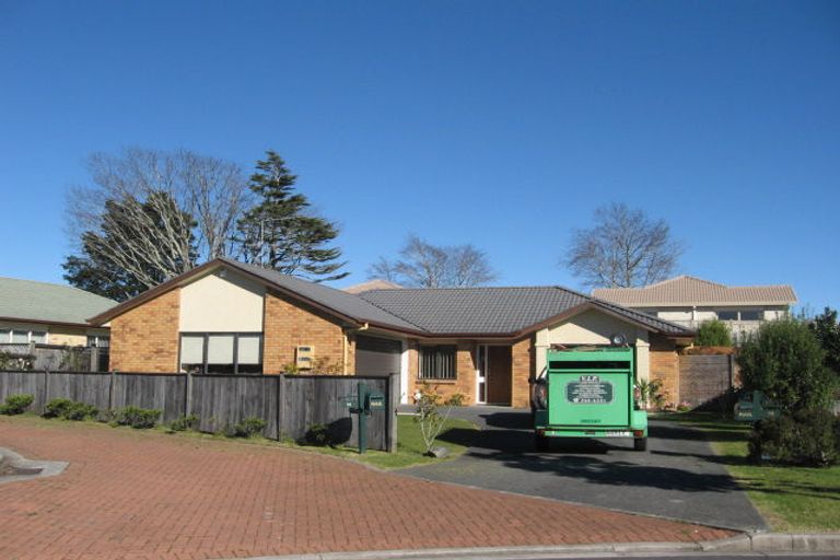 Photo of property in 16 Avonglen Court, Wattle Downs, Auckland, 2103