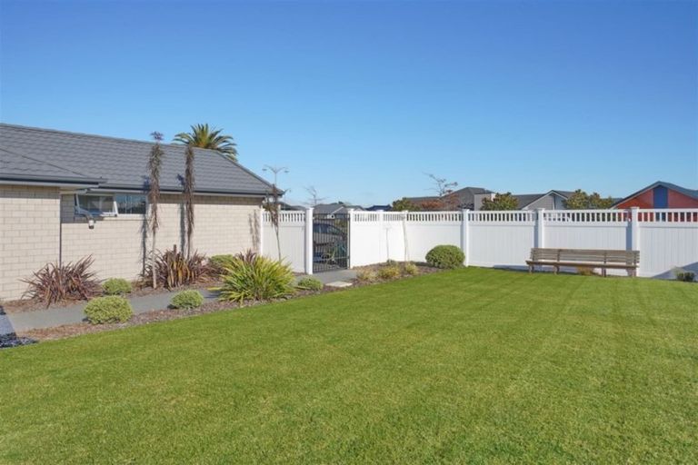 Photo of property in 26 Bayliss Drive, Kaiapoi, 7630