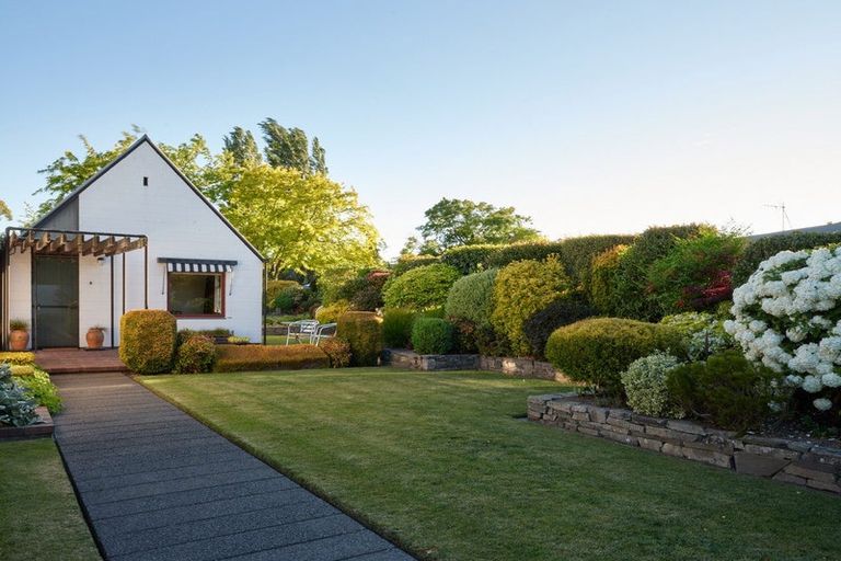 Photo of property in 39 Westburn Terrace, Burnside, Christchurch, 8041