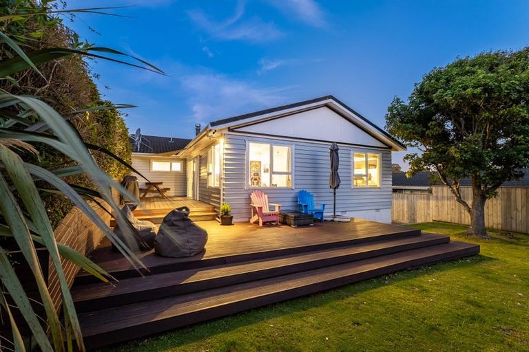 Photo of property in 118 Kahu Road, Paremata, Porirua, 5024