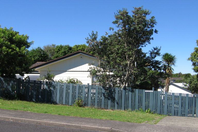 Photo of property in 7 Peterhouse Place, West Harbour, Auckland, 0618