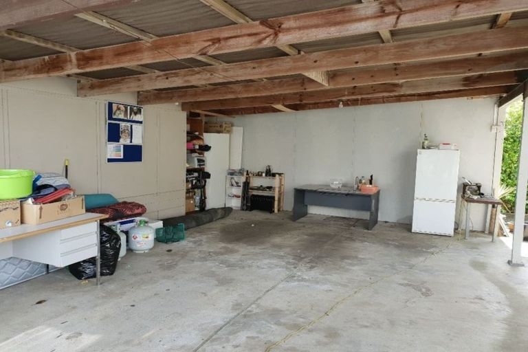 Photo of property in 359 Henderson Valley Road, Henderson Valley, Auckland, 0612