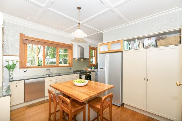 Photo of property in 5 Te Aroha Street, Hamilton East, Hamilton, 3216