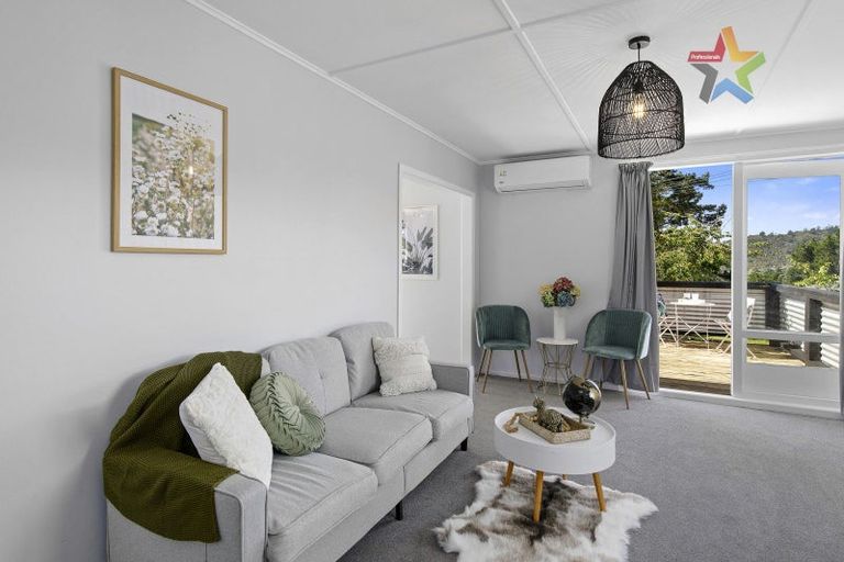 Photo of property in 40 Logie Street, Stokes Valley, Lower Hutt, 5019