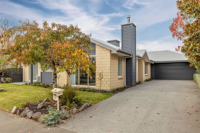 Photo of property in 36 Mcmahon Drive, Aidanfield, Christchurch, 8025