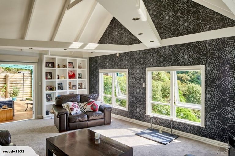 Photo of property in 55 Rona Street, Eastbourne, Lower Hutt, 5013