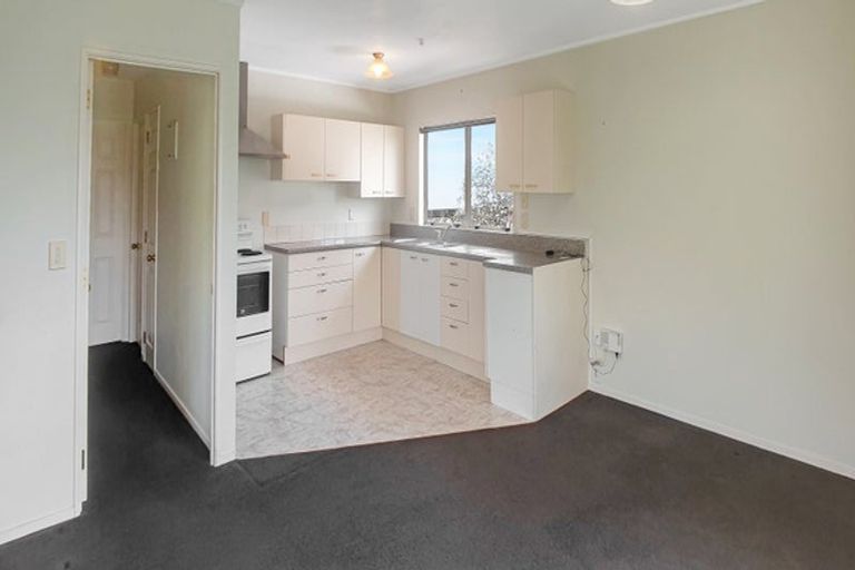 Photo of property in 37 Chatsworth Crescent, Pakuranga Heights, Auckland, 2010