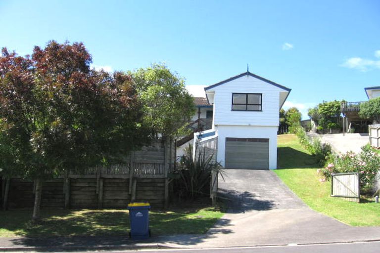 Photo of property in 61 Santiago Crescent, Unsworth Heights, Auckland, 0632