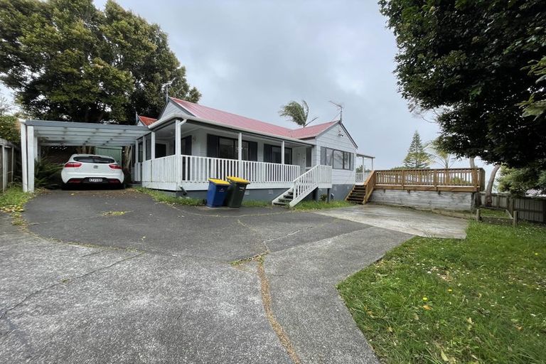 Photo of property in 65 Reynella Drive, Massey, Auckland, 0614