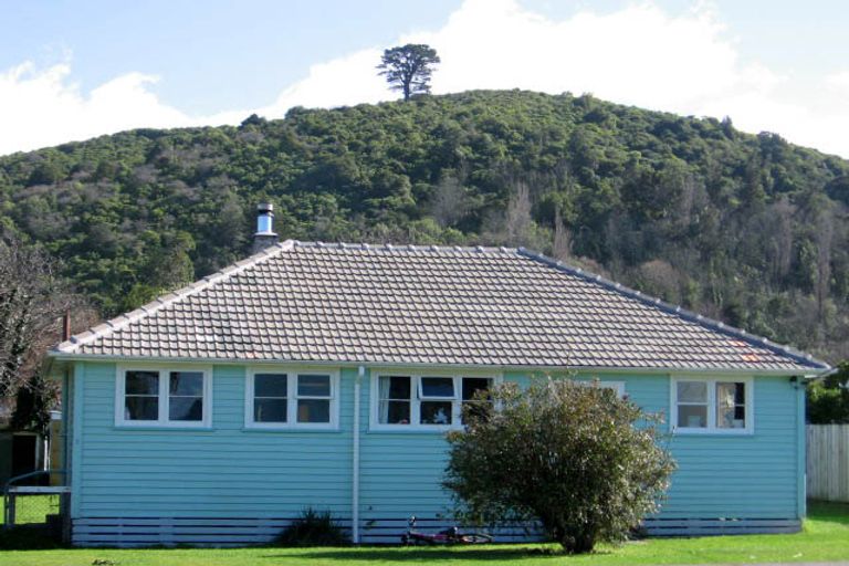 Photo of property in 9 Wakefield Street, Featherston, 5710