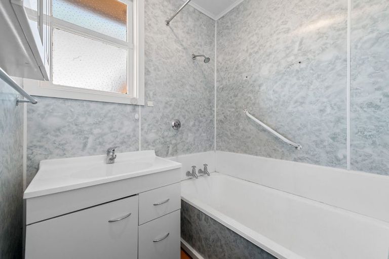 Photo of property in 11 Hockin Place, Fairfield, Hamilton, 3214