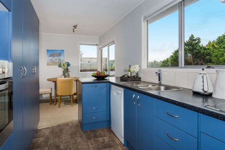 Photo of property in 4 Bonito Place, Bayview, Auckland, 0629