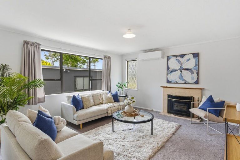 Photo of property in 52 Ruahine Street, Paraparaumu, 5032