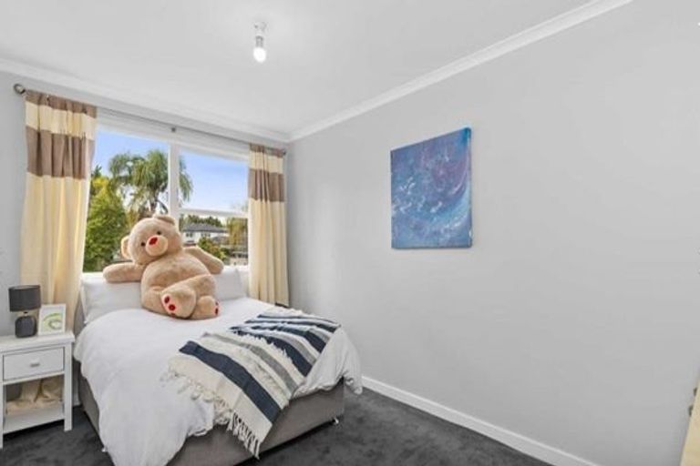 Photo of property in 38 Normanton Street, Glenfield, Auckland, 0629