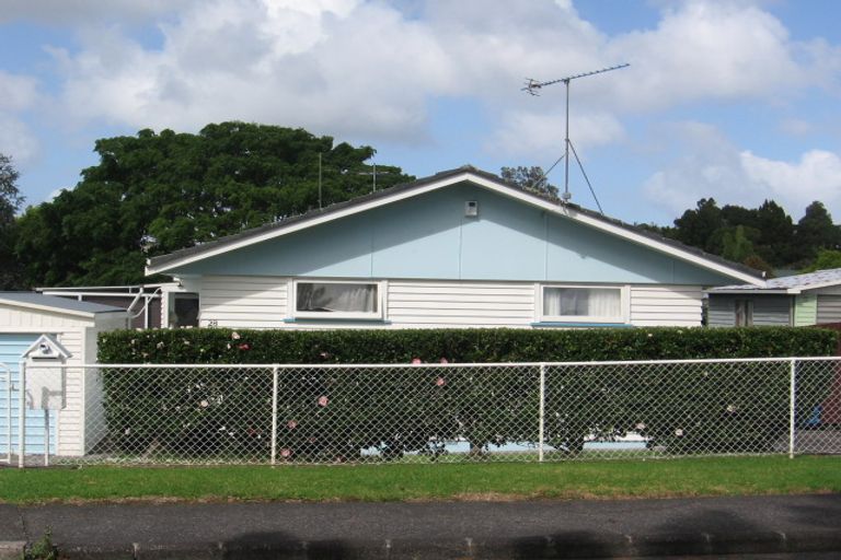 Photo of property in 28 Sarona Avenue, Glen Eden, Auckland, 0602