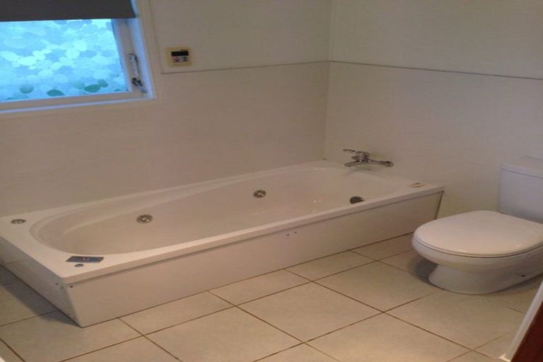 Photo of property in 18 Wells Road, Bucklands Beach, Auckland, 2012