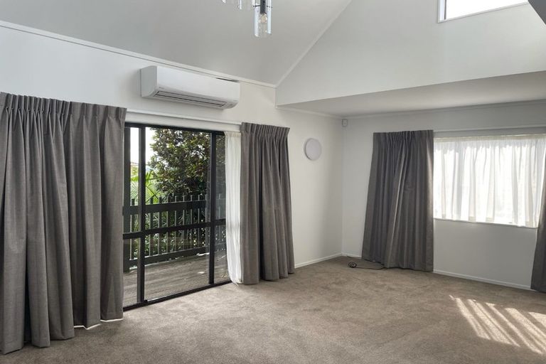 Photo of property in 2/14 Rakaia Rise, Clover Park, Auckland, 2019