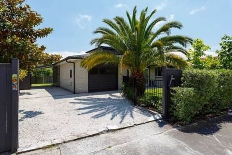 Photo of property in 25 Richmond Avenue, Richmond Heights, Taupo, 3330